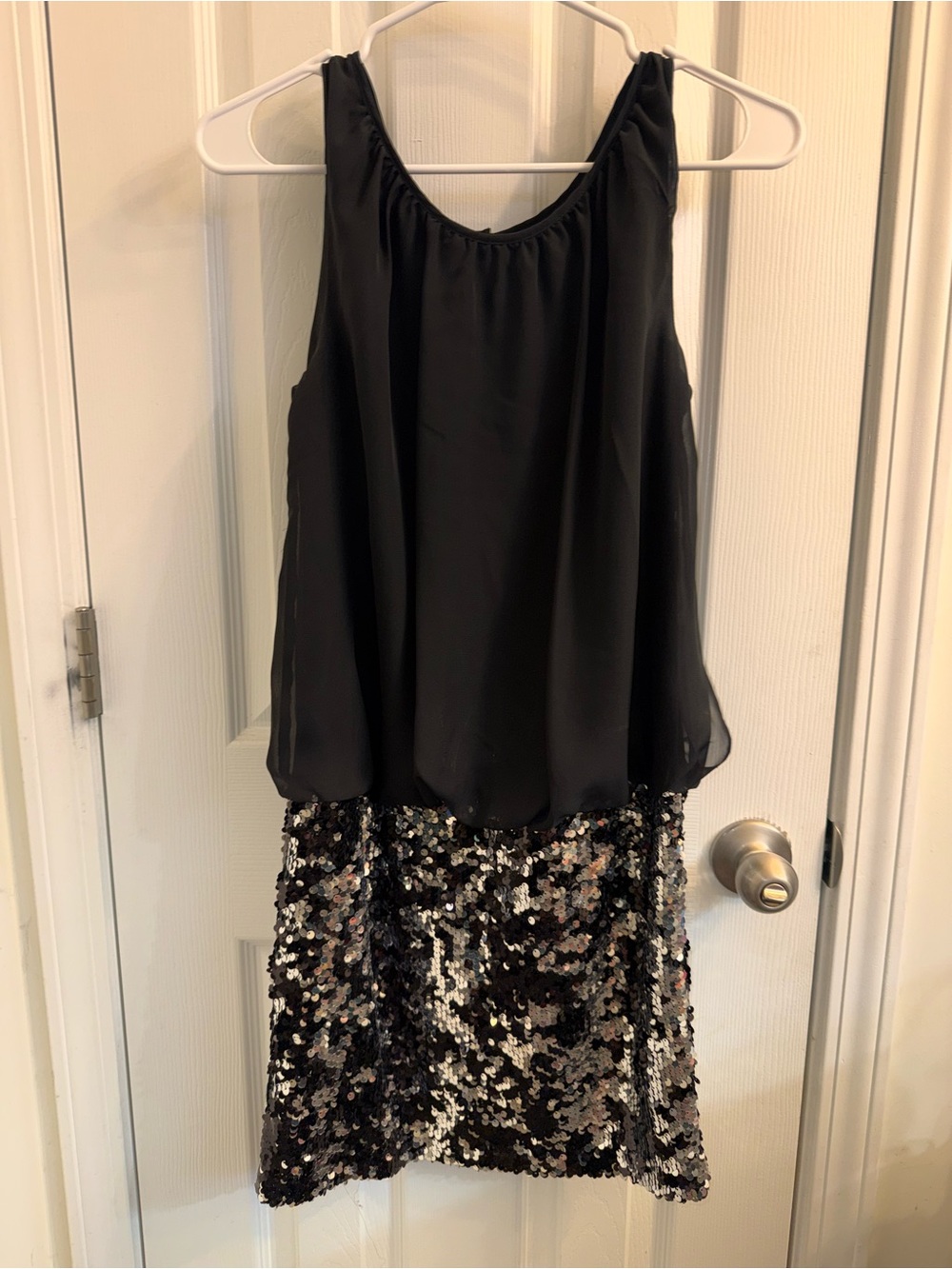 Adrianna Papell black sequin dress size 6